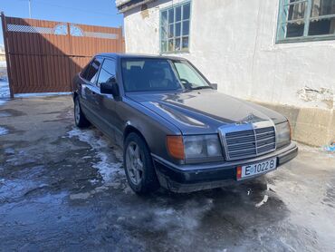 трактор 95 2: Mercedes-Benz W124: 1988 г., 2.5 л, Механика, Бензин, Седан