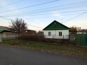 Үйлөрдү сатуу: Үй, 64 кв. м, 4 бөлмө, Менчик ээси, Эски ремонт