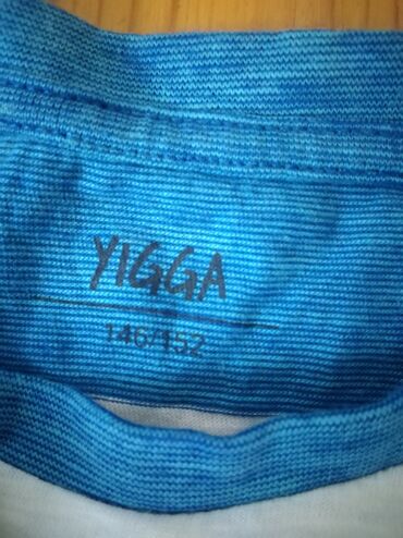 Köynəklər: 11-12 yawa. Biri 5-10manat. Bezilerini tezedir — 4