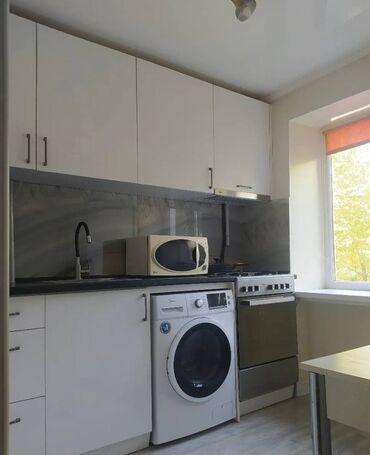 Продажа квартир: 3 комнаты, 52 м², Хрущевка, 1 этаж, Евроремонт