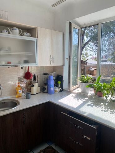 кок жар ж м: 3 комнаты, 59 м², Индивидуалка, 2 этаж, Косметический ремонт