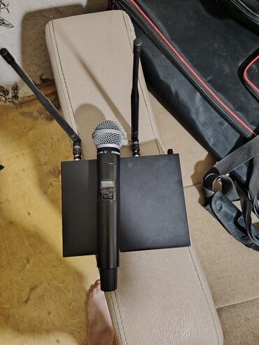 Səsgücləndiricilər, qulaqlıqlar və mikrofonlar: Shure QLXD4 simsiz mikrofon qəbuledicisi - Model: QLXD4 (Q51 — 6
