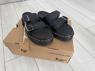 казаки обувь: Босоножки, 36, 36.5, 37, Dr. Martens, Новый, цвет - Черный — 1