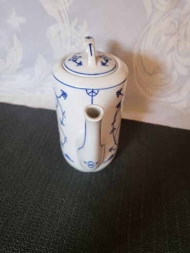 Čajnici: Nov bokal Jager Eisenberg original blue 9 god. Porcelanski na lalafo.rs — 4 Čajnici: Nov bokal Jager Eisenberg original blue 9 god. Porcelanski — 4