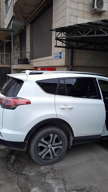 w211 e270: Toyota RAV4: 2018 г., 2.5 л, Автомат, Кроссовер — 4