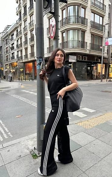 cargo: Adidas koncani kompleti
Uvoz Turska
Cena: 5500 dinara — 1