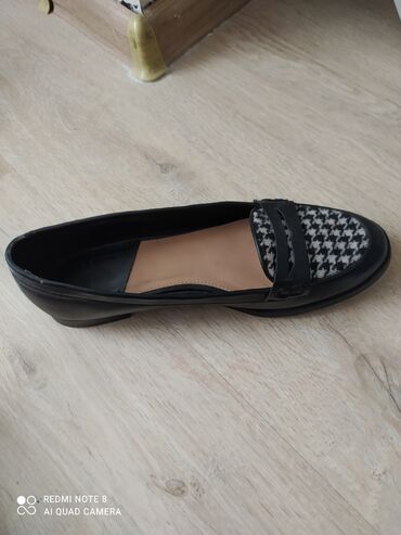обувь школьная: Женские лоферы фирмы stradivarius в идеальном состоянии, 40 размера