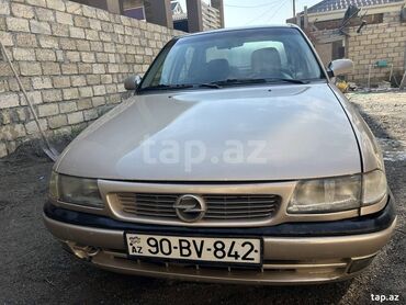 t 40 traktor satilir: Opel Astra: 1.6 l | 1997 il 300000 km Sedan