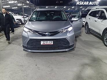Toyota: Toyota Sienna: 2021 г., 2.5 л, Гибрид, Минивэн — 2