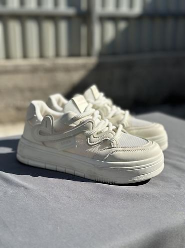 maison margiela обувь: Кроссовки, 36, Б/у, цвет - Бежевый — 1