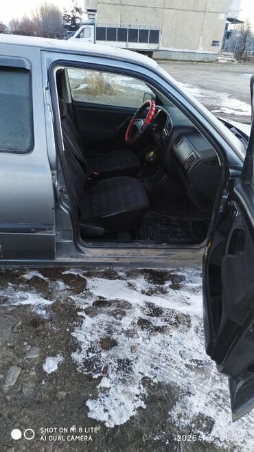 Volkswagen: Volkswagen Golf: 1993 г., 1.6 л, Механика, Бензин, Хэтчбэк — 5