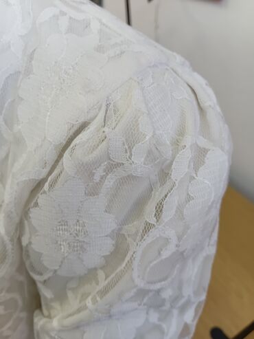 Haljine: Duga bela čipkana haljina - Elegantna bela haljina od bogate cvetne — 3