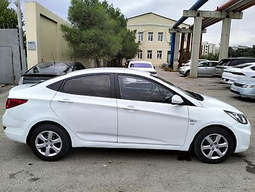 bmw e60 m: Hyundai Accent: 1.6 l | 2011 il Sedan — 3