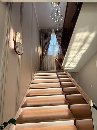 Продажа коттеджей и домов: 🏡 Продается шикарный особняк в престижном районе Киргизия-1! Дом, в — 10