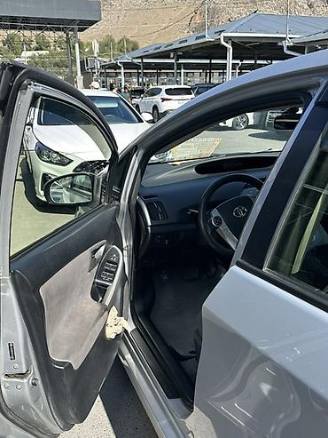 Toyota: Toyota Prius: 2015 г., 1.8 л, Автомат, Гибрид, Хэтчбэк — 1