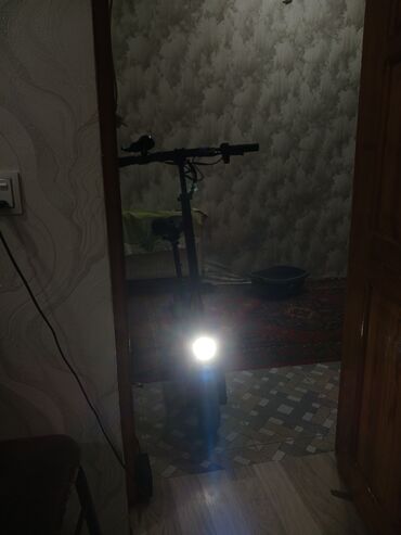 Elektrikli samokatlar: İşlənmiş Elektrik samokat 10", 351 - 500 Vt, 26 - 35 km/s, Ünvandan götürmə — 5