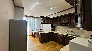 qara qarayev m: İcarəyə verilir 5 otaqlı yeni tikili 240 m², Nizami m. Kateqoriya — 5