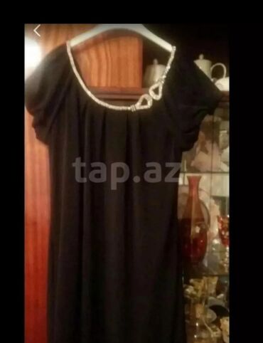 Paltolar: 48 raz.jaket lap az geyilib 15 man. qalanları fərqli qiymətə satılır — 16