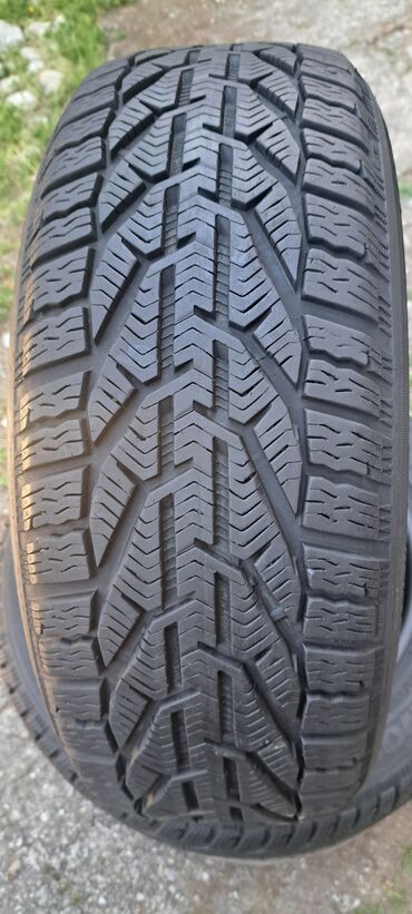 Tyres & Wheels: 205 55 R16 Riken .Prodajem 2kom polovne zimske auto gume dimenzije 205