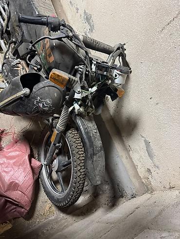 Транспорт: Мотоцикл SAQ SAQ-200CC (200 см³) Описание: - Классический дорожный — 6
