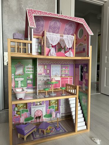 кровать для кукол: Кукольный домик 🏠 очень качественный, привезенный с Кореи. В хорошем