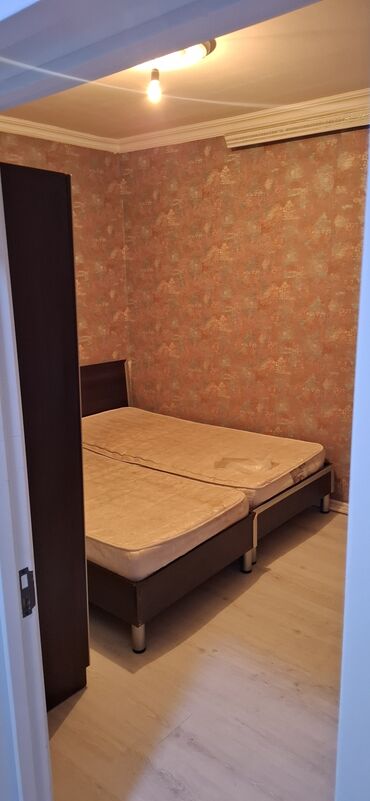 Otaqların uzunmüddətli kirayəsi: Xirdalan texnikomun yaninda 2otaqlı geniş həyəti olan ev kiraye — 7