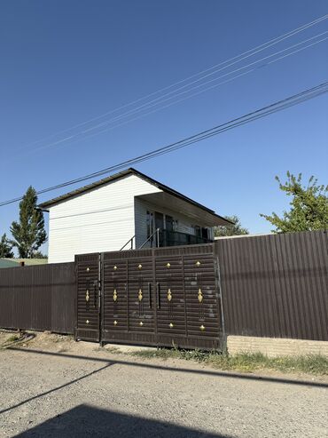 ищу дом ак орго: Продается гостиница🏨, с доходом в месяц 250000 сомов (готовый бизнес)