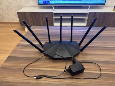 Toyota: Tenda AC23 AC2300 ikizolaqlı (dual-band) Wi‑Fi router 195 manata