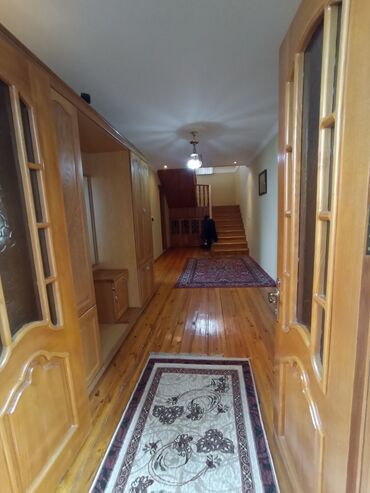 Günlük kirayə evlər: 195 kv. m, 3 otaqlı, Kanalizasiya, Kombi, Kommunal xətlər qoşulmayıb — 15