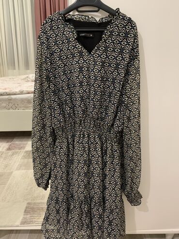 детская пена для ванны: - Qadın paltarı - Naqişli/geometrik print: qara-ağ (mavi vurğularla) -