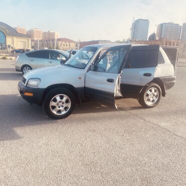 qazel satılır: Toyota RAV4: 2 l | 1996 il Ofrouder/SUV