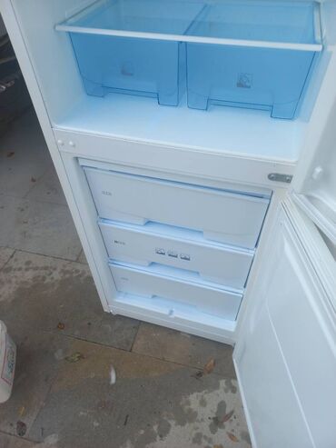 Soyuducular: Soyuducu Pozis 180 hündürülükdə 2 qapılı çürüyü pası yoxdur rəflərində — 4