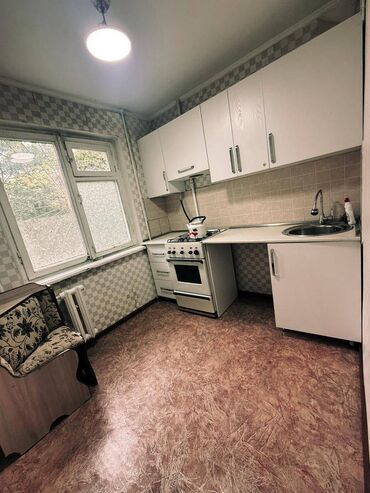 Продажа домов: 1 комната, 33 м², 104 серия, 2 этаж, Косметический ремонт