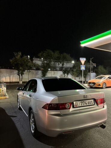 продаю авто в аварийном состоянии: Срочно продаю Honda Accord Обьем: 2.0 Автомат Год: 2004 Расход 8-10л
