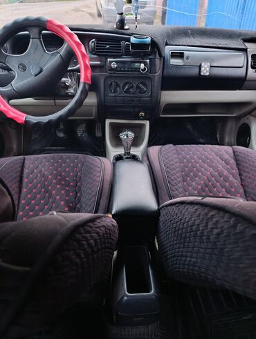 мерс сатам: Volkswagen Caddy: 1992 г., 1.8 л, Механика, Бензин, Седан