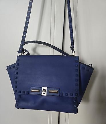Torbe: Valentino Garavani Rockstud leather handbag. Valentino Garavani kozna — 1
