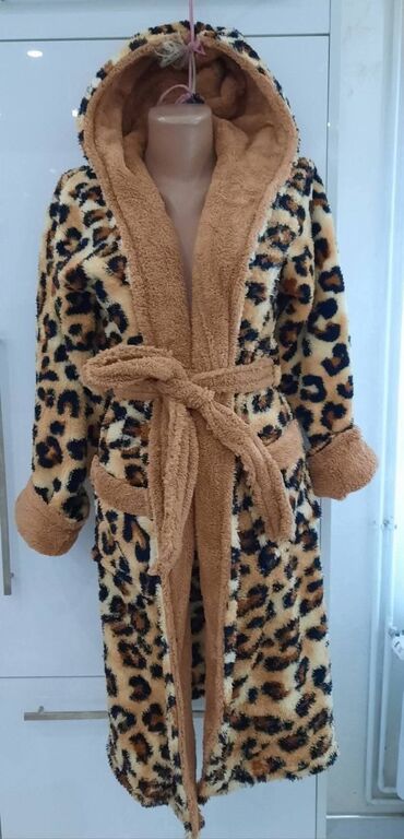 Bademantili: Veličine S m l xl 2xl
 2900 dinara — 13