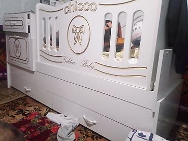 Детская кровать-манеж Chicco Golden Baby, белая с золотистым декором