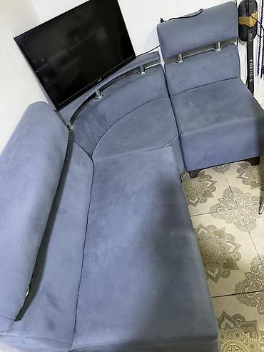 divan ortuk: Künc divanı – yumşaq süet tipli boz parça, metal detallar ilə - — 1