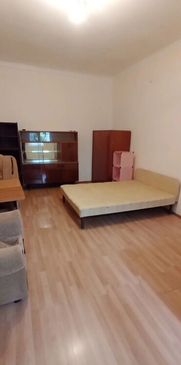 a frame evler kiraye quba: Tecili Zabrat 1 demir yolu 307 mektebe yaxin 1 otaq 1 metbex adelni