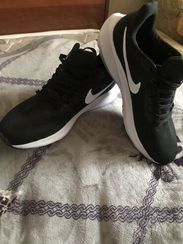 фирменные красовки: Мужские кроссовки, 44, Nike, Новый, цвет - Черный, Самовывоз
