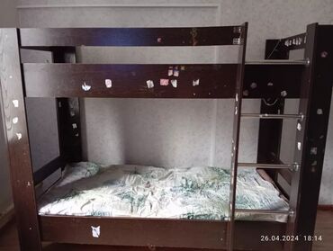 трехъярусная кровать: Двухъярусная Кровать, Б/у