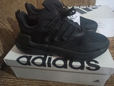 обувь адидас: Кроссовки Adidas (черные) US10 р44-43 - Серия: adidas (на бирке