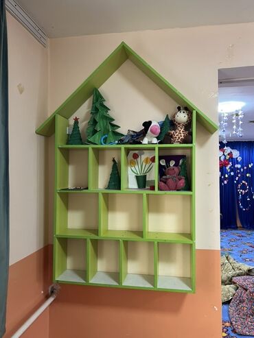 Детские стулья: Детские пластиковые стулья и модульный стеллаж для дошкольных — 6