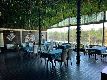 Restoran, kafelər: Obyekt 2mertebeden ibaretdir. 1ci mertebe restoran,pub ve 2kabinet — 13