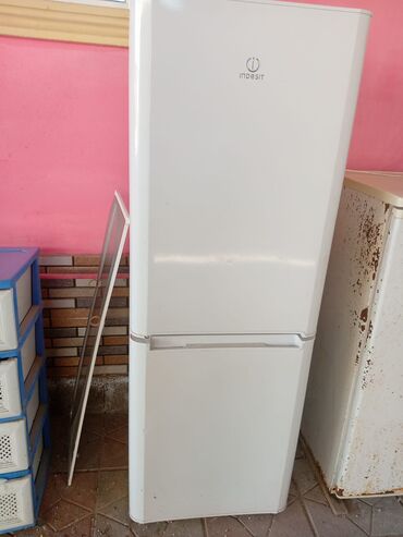 isdenmis soyuducu: İşlənmiş 2 qapılı Indesit Soyuducu Satılır