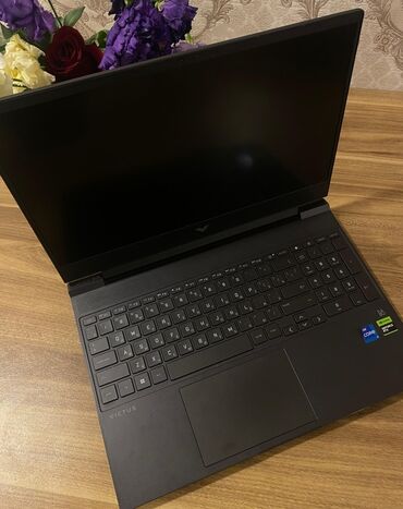 hp g4 i5: Intel Core i7, 16 GB, 15.6 "
