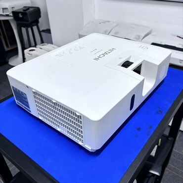 Proyektorlar: İşlənmiş Stasionar Proyektor Ödənişli çatdırılma — 30