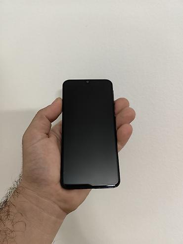 Samsung A40 dual sim sim free, sa 4/64 gb memorije. Ok očuvan i