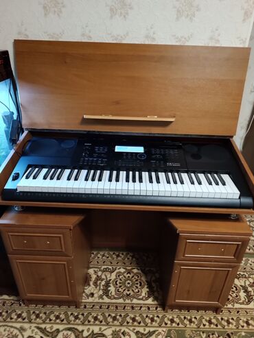 синтезаторы корг: Продаю синтезатор СТК-6200, с подставкой. 61 клавиша- это 5 полных